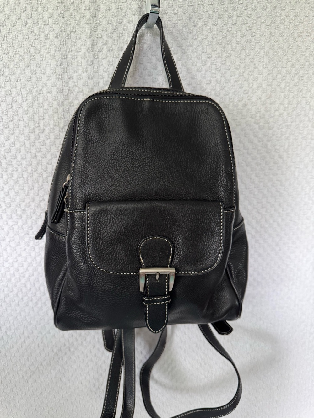 Tignanello EUC black leather backpack/purse